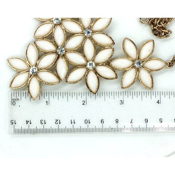 VINTAGE BTIME DAISY white flower runway/statement necklace gold tone 20" signed - Picture 5 of 8